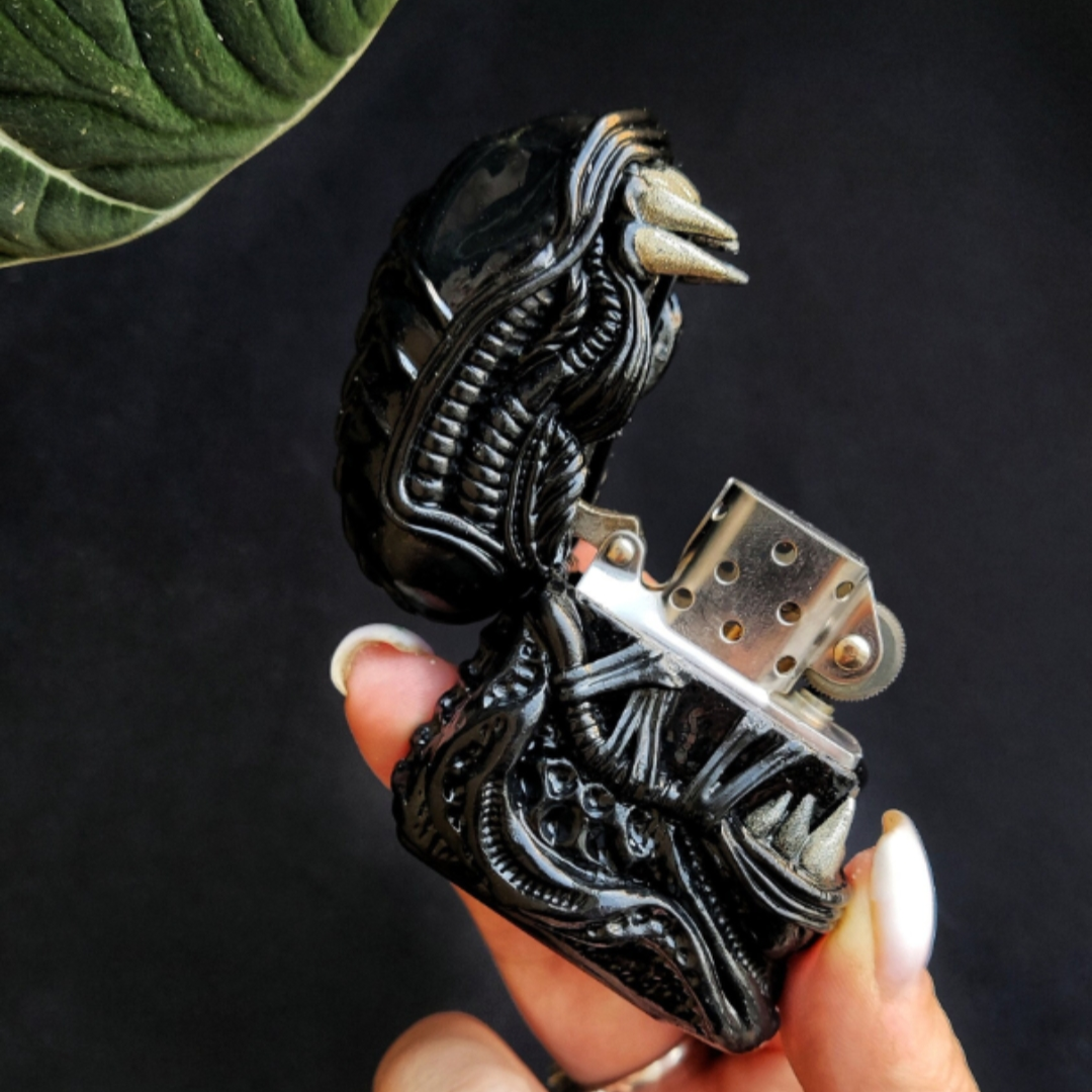 Alien Lighter - Save One, Gift One
