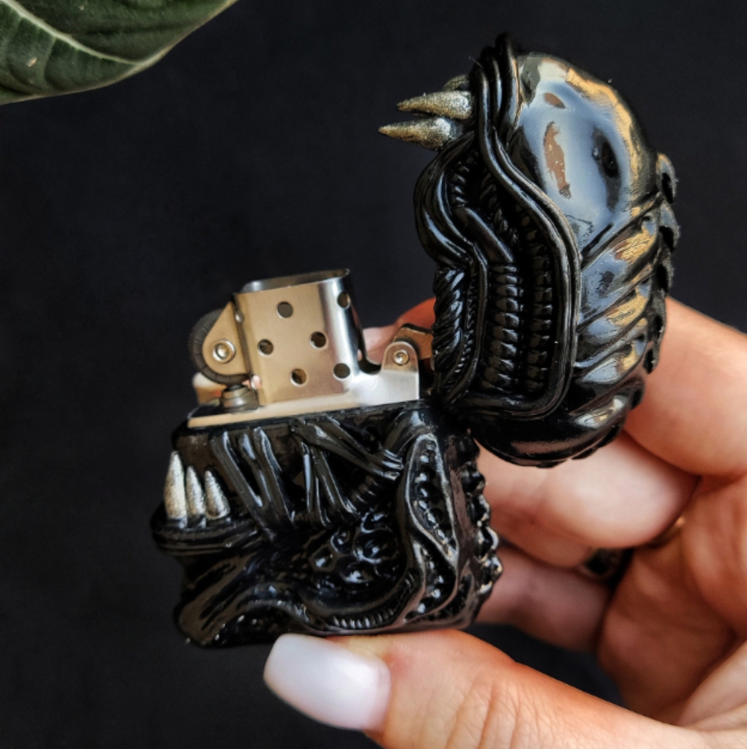 Alien Lighter - Save One, Gift One